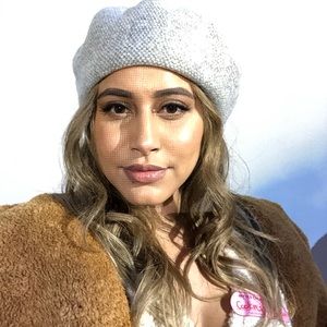 Meet your Posher, Karla